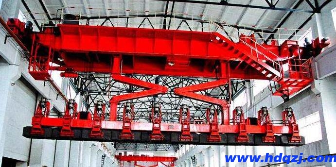 炭塊堆垛起重機(jī) 炭塊堆垛起重機(jī)